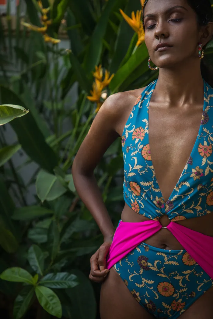 In  full bloom monokini