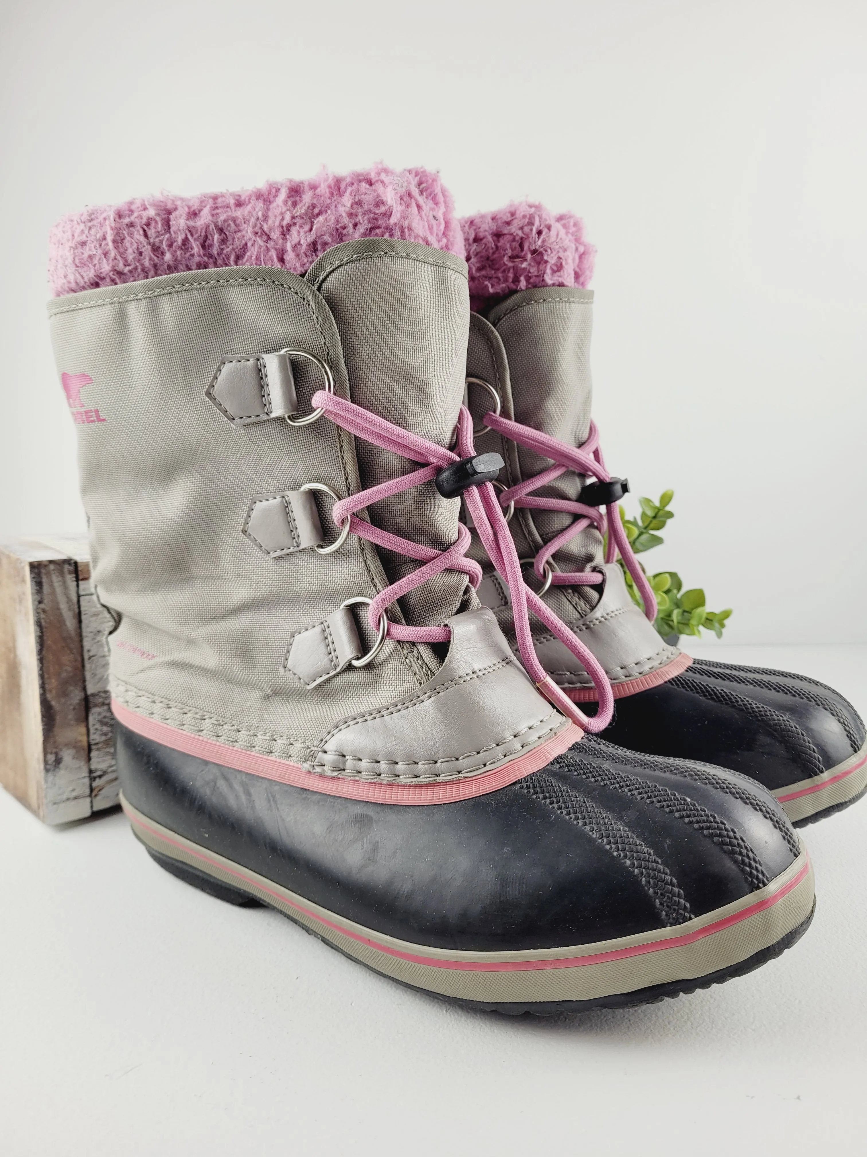 SOREL WINTER BOOTS GREY/PINK YOUTH SIZE 6 PRE-LOVED